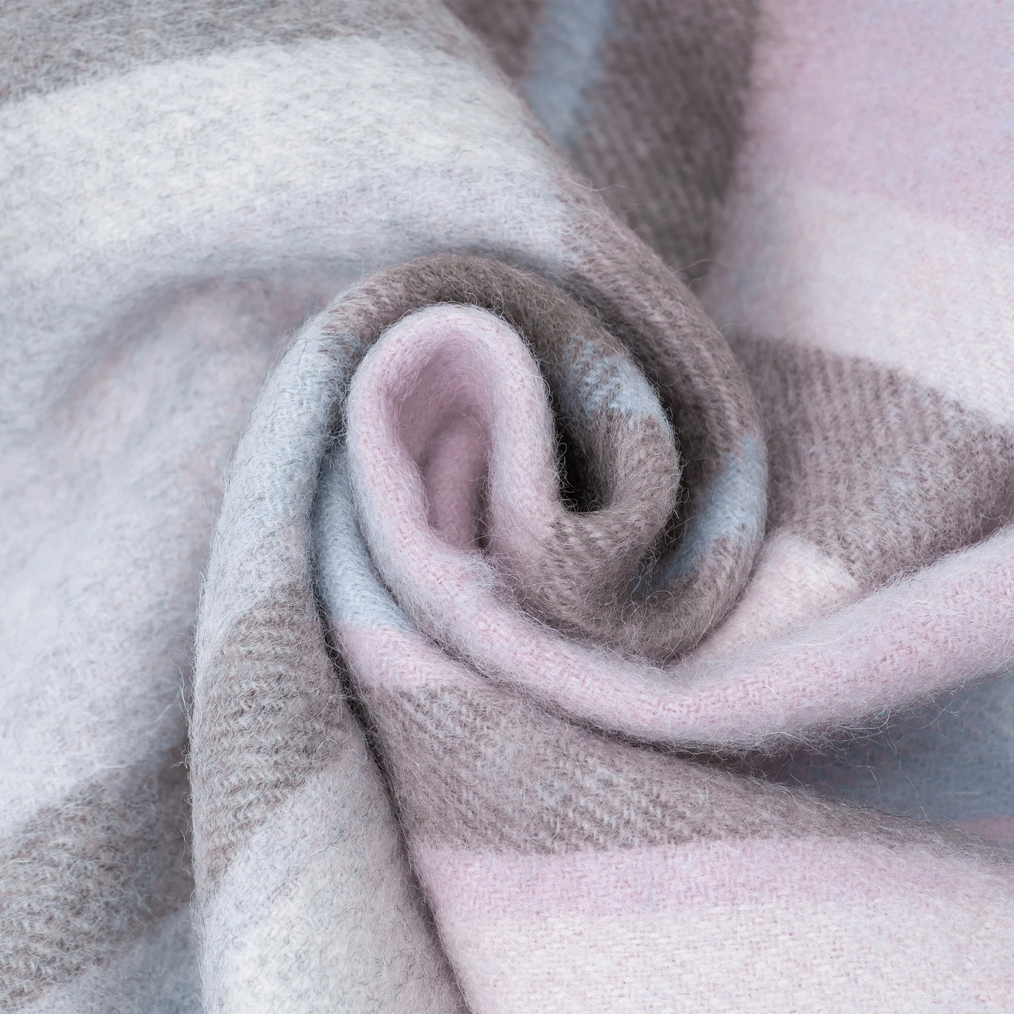 Australian Merino Wool Check Scarf II - Image 30